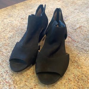 Naturalizer black open toe booties